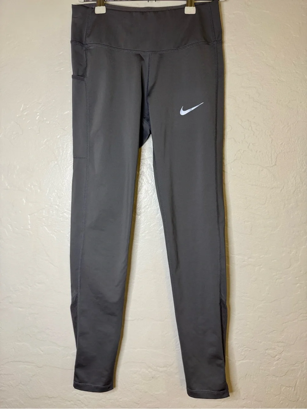 Nike Dri-FIT Women’s Gray High Rise Running Leggings XS 26” Inseam Pockets